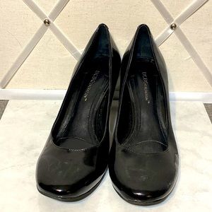 Shiny BCBGeneration (7B/37) Black Kitten Heels